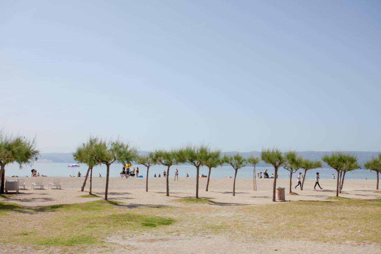 Ap Punta Next To Sandy Beach, Apartment With Garden Omiš Exterior foto