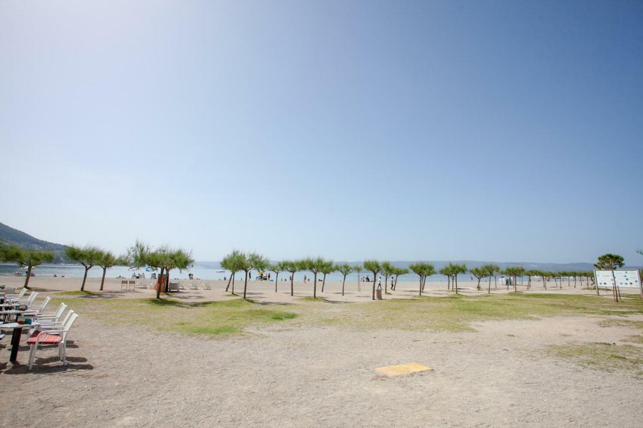 Ap Punta Next To Sandy Beach, Apartment With Garden Omiš Exterior foto